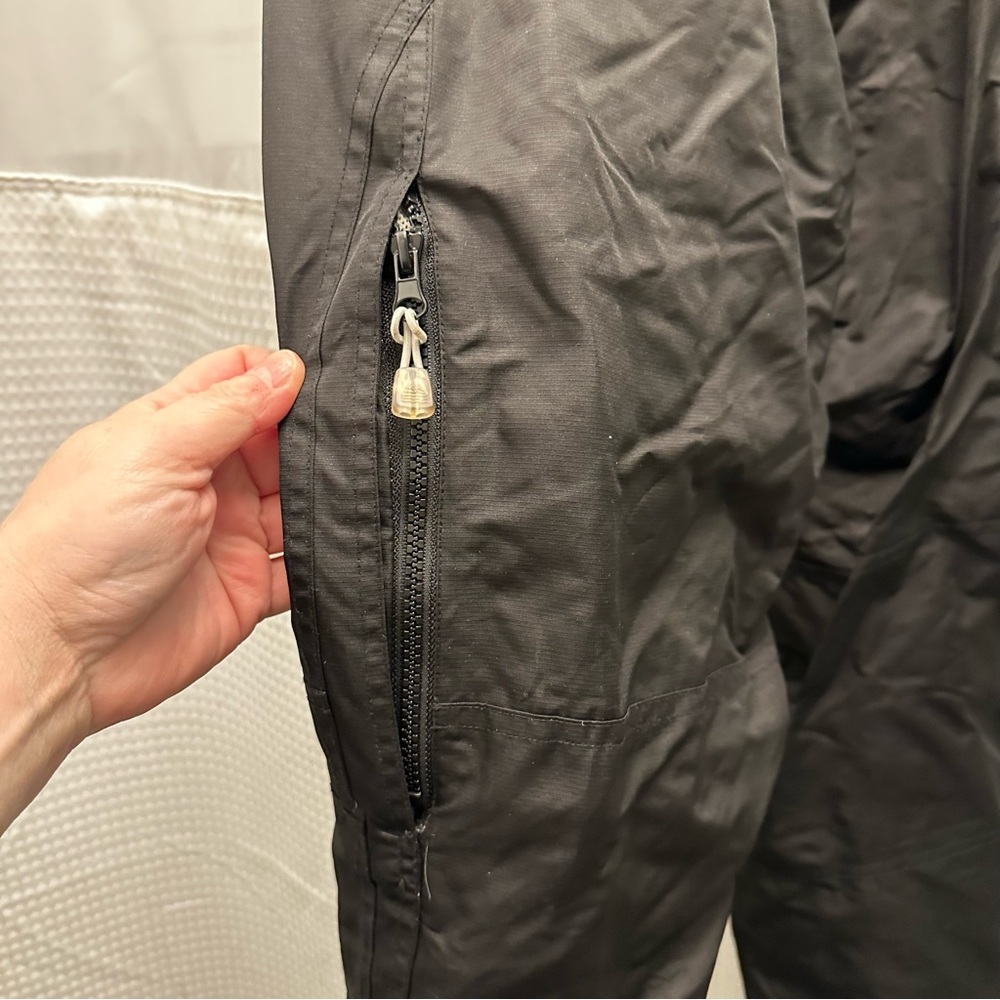 Trespass med black snow pants with over shoulder straps - Picture 5 of 8